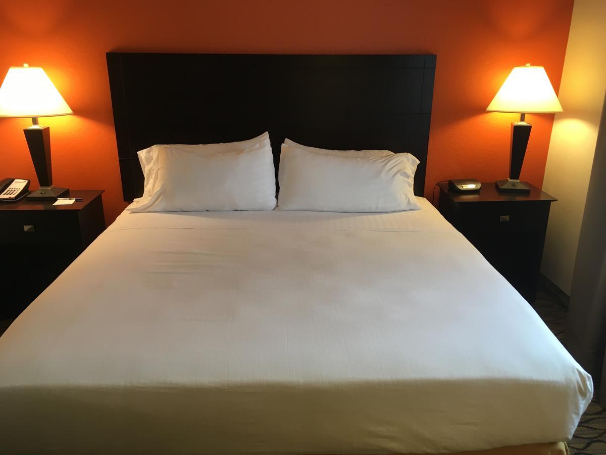 Holiday Inn Express Hotel & Suites Cadillac By Ihg Kültér fotó